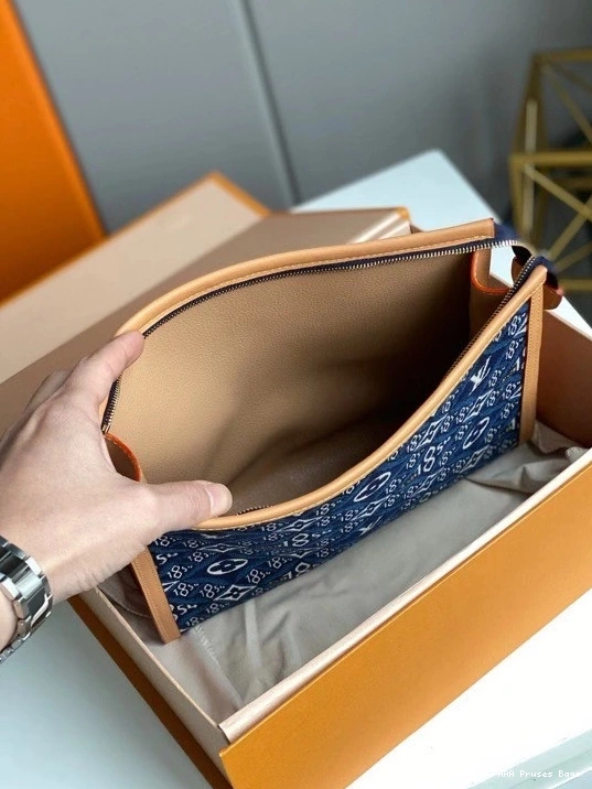 AAA Pruses Bags POUCH TOILETRY SINCE VUITTON LOUIS 26 1854 0722